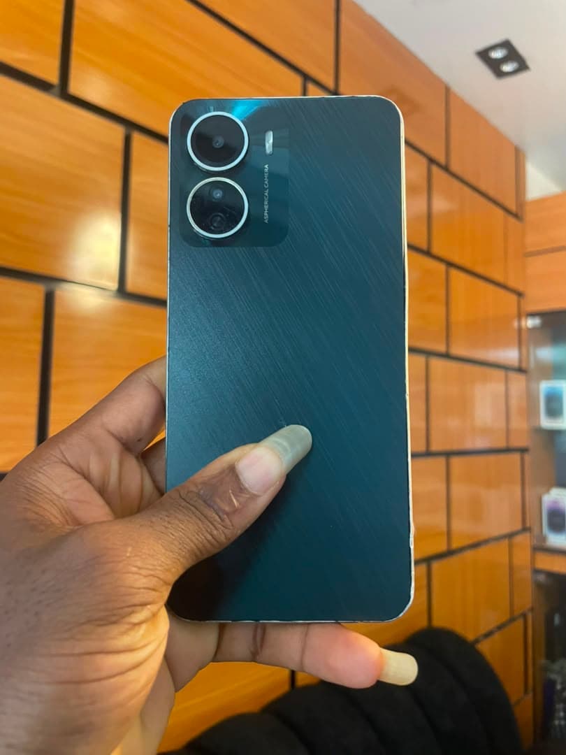 VIVO Y16